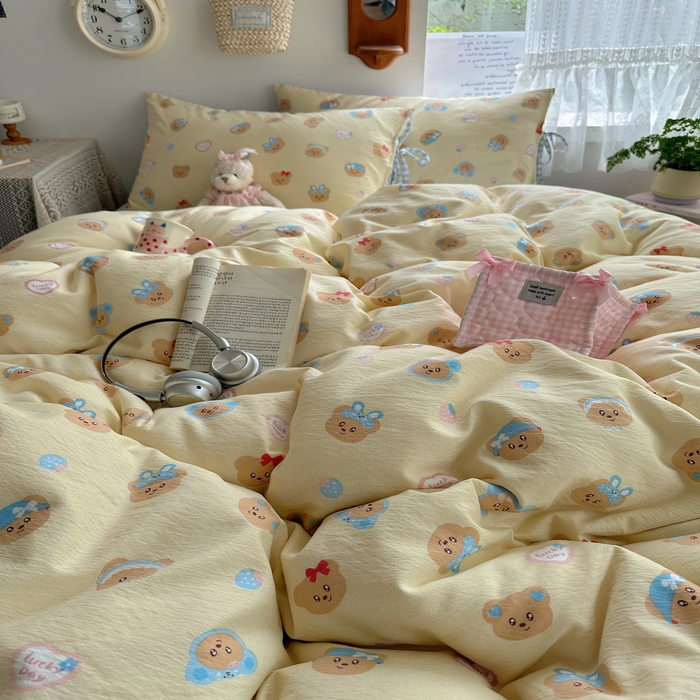 91家纺网 家纺一手货源 找家纺 轻奢坊 2025新款卡通绑带款四件套 可爱小熊