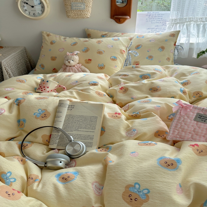 91家纺网 家纺一手货源 找家纺 轻奢坊 2025新款卡通绑带款四件套 可爱小熊