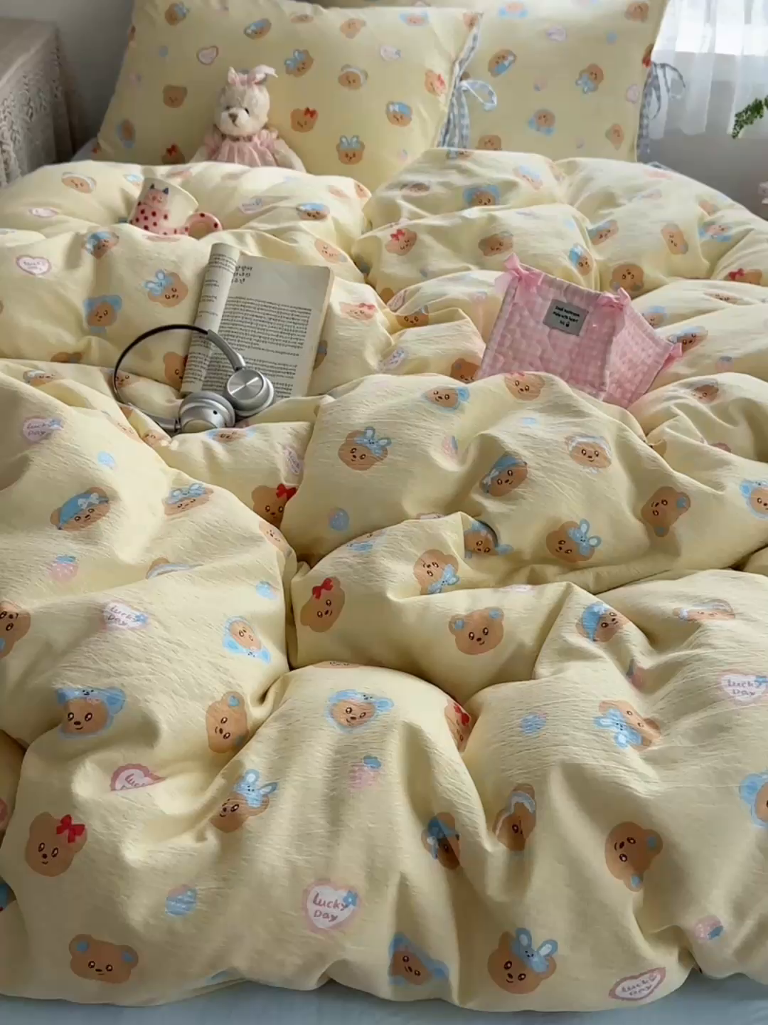 91家纺网 家纺一手货源 找家纺 轻奢坊 2025新款卡通绑带款四件套 可爱小熊