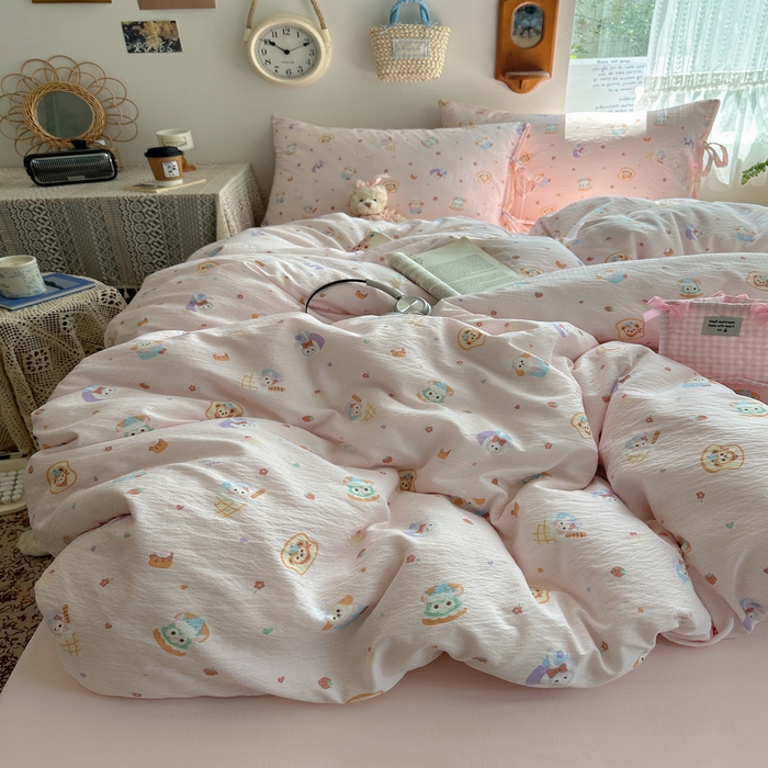 91家纺网 家纺一手货源 找家纺 轻奢坊 2025新款卡通绑带款四件套 达菲伙伴