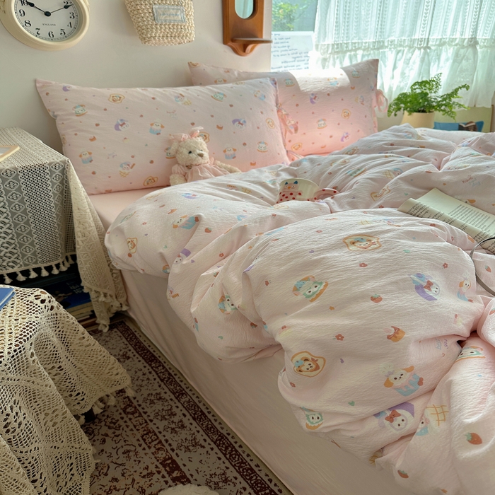 91家纺网 家纺一手货源 找家纺 轻奢坊 2025新款卡通绑带款四件套 达菲伙伴