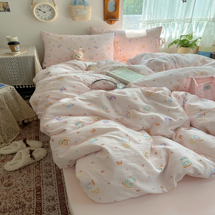 91家纺网 家纺一手货源 找家纺 轻奢坊 2025新款卡通绑带款四件套 达菲伙伴