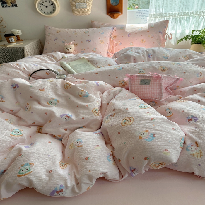 91家纺网 家纺一手货源 找家纺 轻奢坊 2025新款卡通绑带款四件套 达菲伙伴