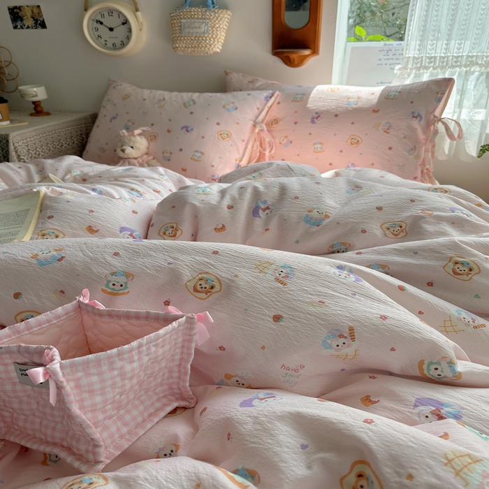 91家纺网 家纺一手货源 找家纺 轻奢坊 2025新款卡通绑带款四件套 达菲伙伴