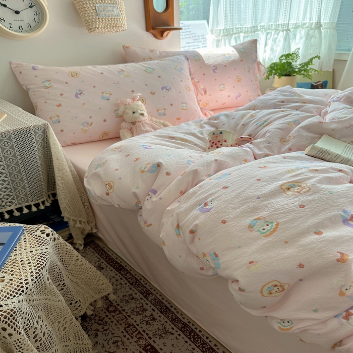 91家纺网 家纺一手货源 找家纺 轻奢坊 2025新款卡通绑带款四件套 达菲伙伴