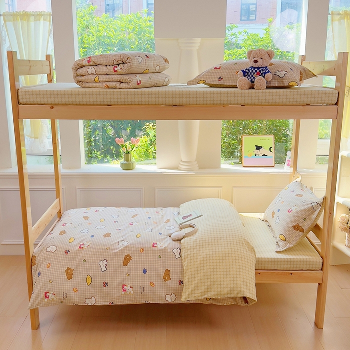 91家纺网 家纺一手货源 找家纺 小叮当家纺仓储工厂店 2025新款全棉纯棉AB版13372学生宿舍印花三件套双面纯棉床单款上下铺单人 格间小梦