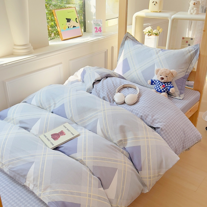 91家纺网 家纺一手货源 找家纺 小叮当家纺仓储工厂店 2025新款全棉纯棉AB版13372学生宿舍印花三件套双面纯棉床单款上下铺单人 简格寻迹