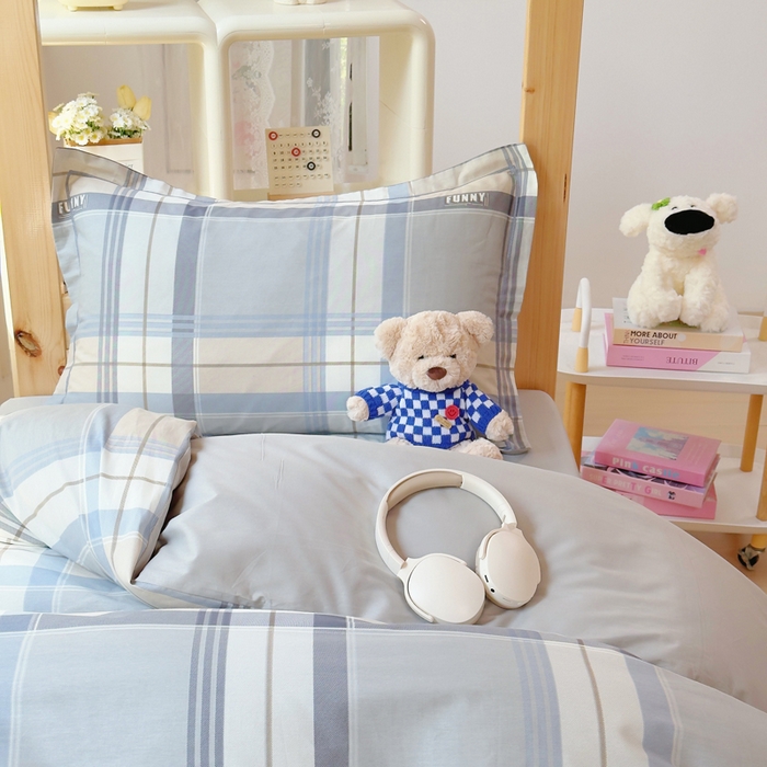 91家纺网 家纺一手货源 找家纺 小叮当家纺仓储工厂店 2025新款全棉纯棉AB版13372学生宿舍印花三件套双面纯棉床单款上下铺单人 一语空间