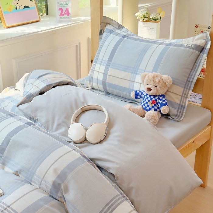 91家纺网 家纺一手货源 找家纺 小叮当家纺仓储工厂店 2025新款全棉纯棉AB版13372学生宿舍印花三件套双面纯棉床单款上下铺单人 一语空间