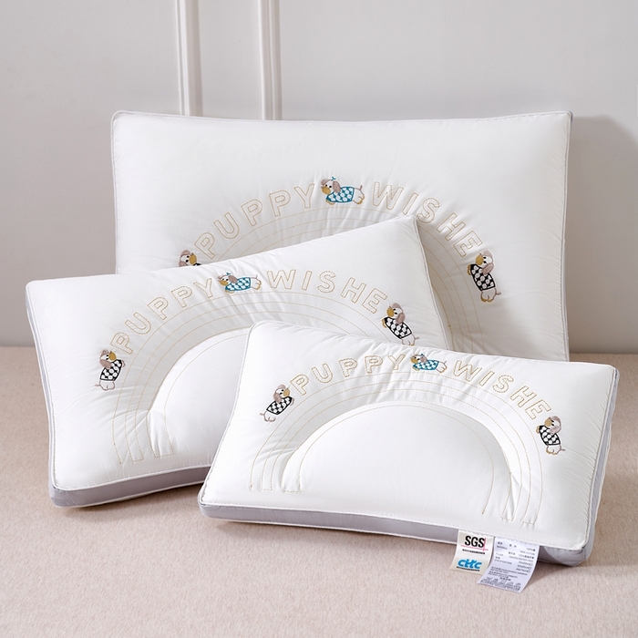 91家纺网 家纺一手货源 找家纺 （总）大熊枕芯 2025新款刺绣款顽皮狗亲子款枕芯 枕头