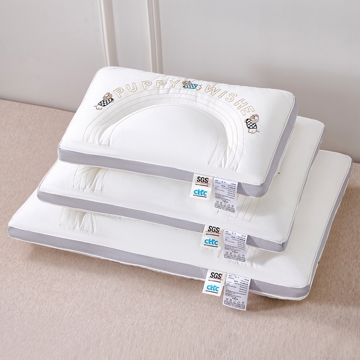 91家纺网 家纺一手货源 找家纺 （总）大熊枕芯 2025新款刺绣款顽皮狗亲子款枕芯 枕头