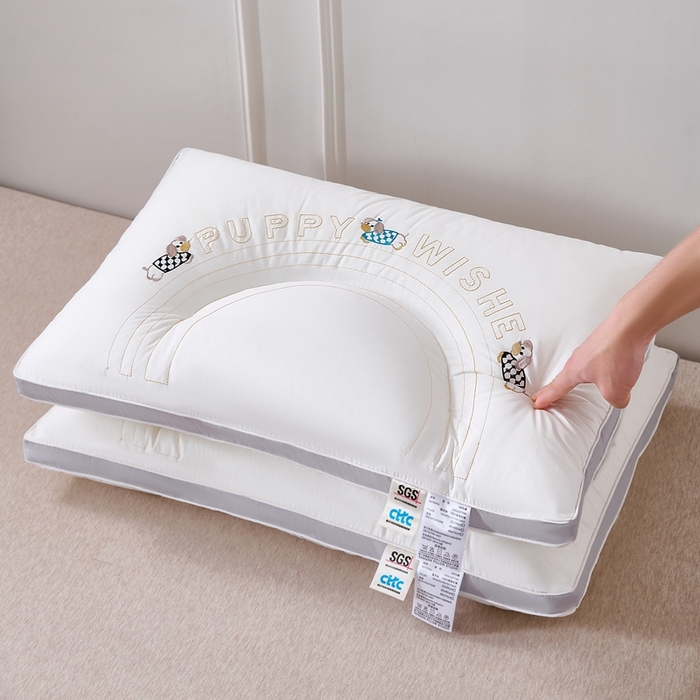 91家纺网 家纺一手货源 找家纺 （总）大熊枕芯 2025新款刺绣款顽皮狗亲子款枕芯 枕头