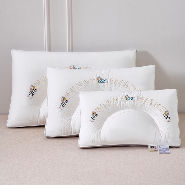 91家纺网 家纺一手货源 找家纺 （总）大熊枕芯 2025新款刺绣款顽皮狗亲子款枕芯 枕头