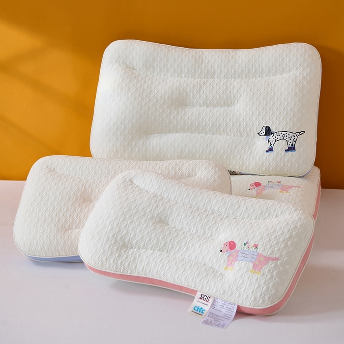 91家纺网 家纺一手货源 找家纺 大熊枕芯 2025新款儿童卡通针织小狗分区护颈枕 组合图仅供参考 40*60cm/只