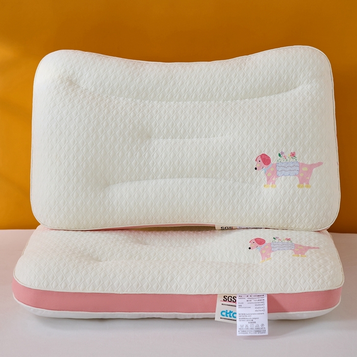 91家纺网 家纺一手货源 找家纺 大熊枕芯 2025新款儿童卡通针织小狗分区护颈枕 浅粉色 40*60cm/对