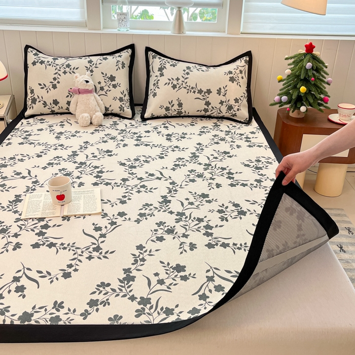 91家纺网 家纺一手货源 找家纺 小叮当家纺仓储工厂店 2025新款A类印花冰藤凉席席子针织棉牛奶丝夏被夏凉被空调被四件套 冰藤席-花间语