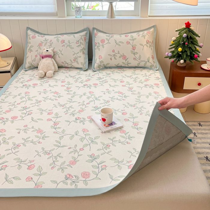 91家纺网 家纺一手货源 找家纺 小叮当家纺仓储工厂店 2025新款A类印花冰藤凉席席子针织棉牛奶丝夏被夏凉被空调被四件套 冰藤席-花枝