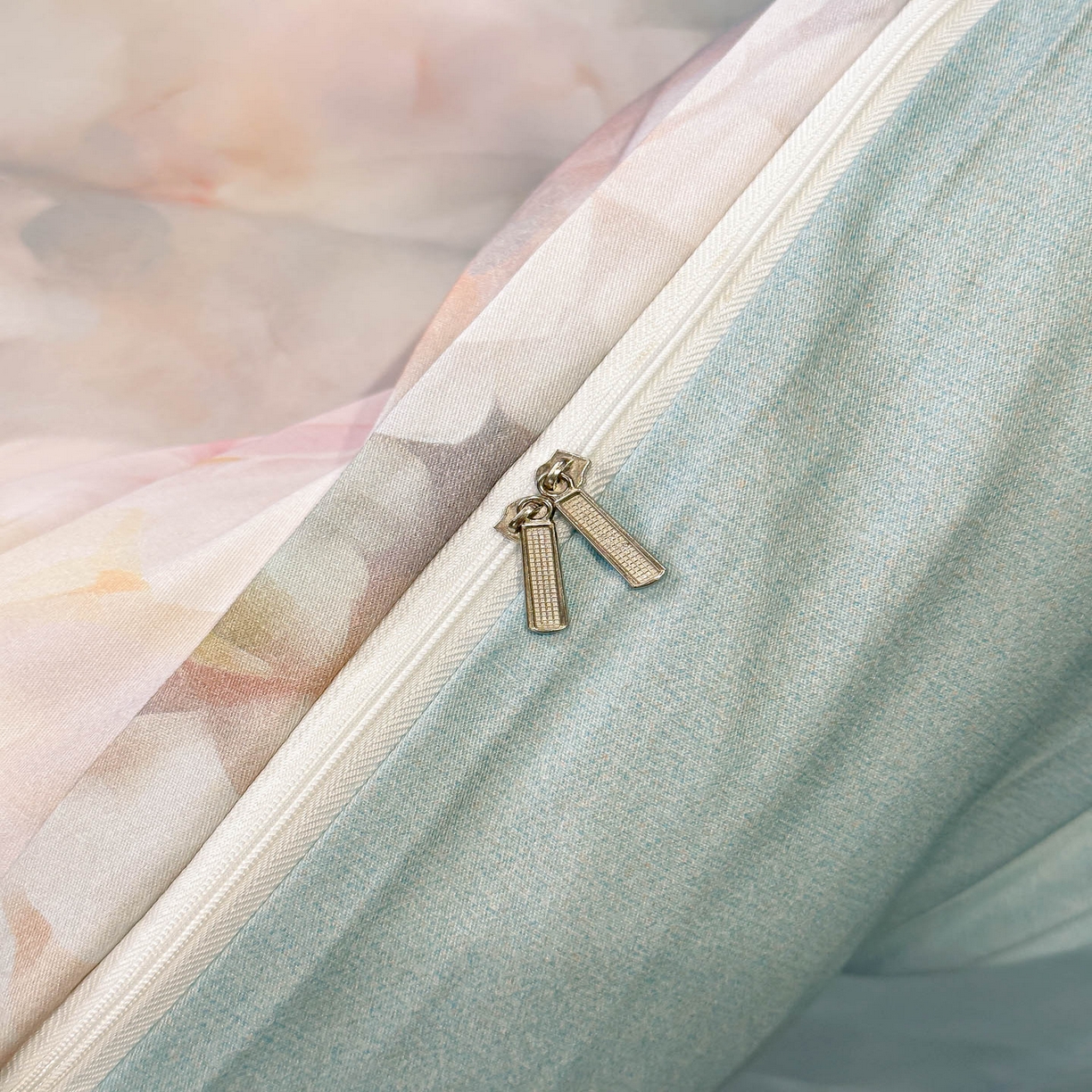 91家纺网 家纺一手货源 找家纺 喜四方 2025新款加厚天丝棉磨毛数码印花四件套 蕊雅-绿