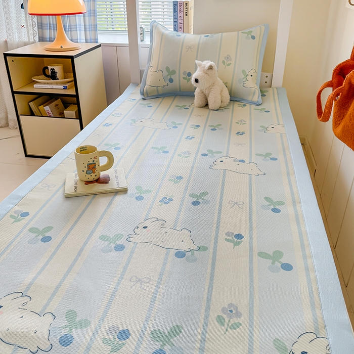 91家纺网 家纺一手货源 找家纺 小叮当家纺仓储工厂店 2025新款A类小清新卡通学生季宿舍床儿童用冰藤席凉席席子 冰藤席-蓝条兔