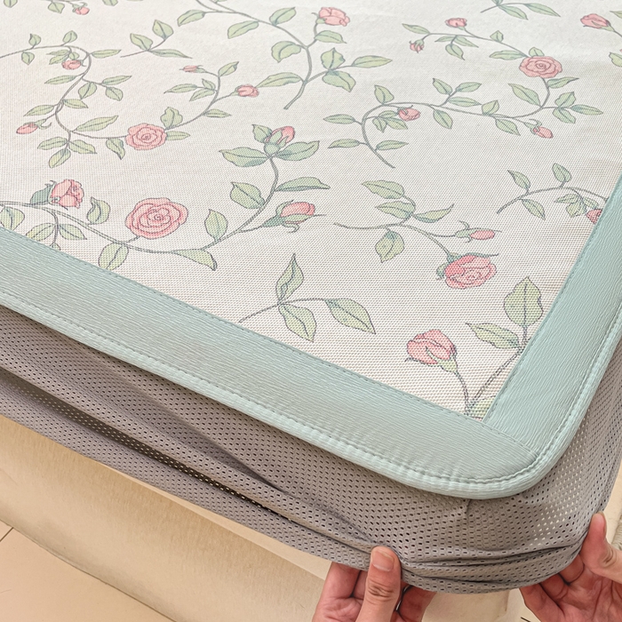 91家纺网 家纺一手货源 找家纺 小叮当家纺仓储工厂店 2025新款A类小清新卡通高品质冰藤印花床笠款凉席席子-床笠款 冰藤席-花枝