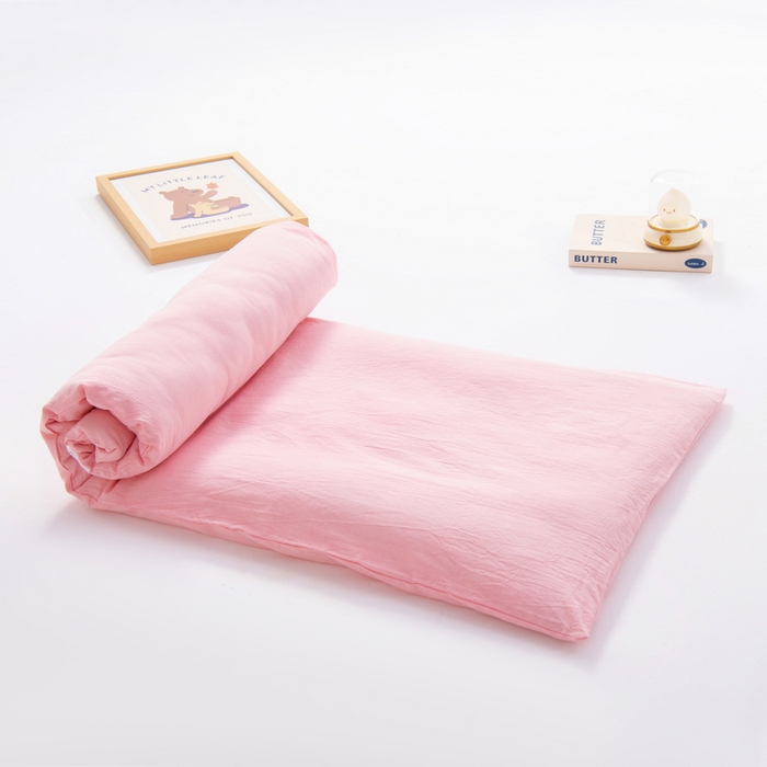 91家纺网 家纺一手货源 找家纺 鱼宝 2025新款全棉毛巾绣幼儿园套件三件套被子被芯 草莓女孩