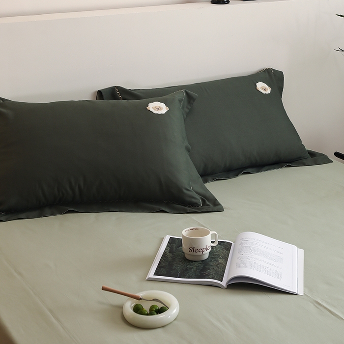 91家纺网 家纺一手货源 找家纺 禾时2025新款精梳火山全棉小磨毛工艺单品枕套 森林绿丨丛林绿