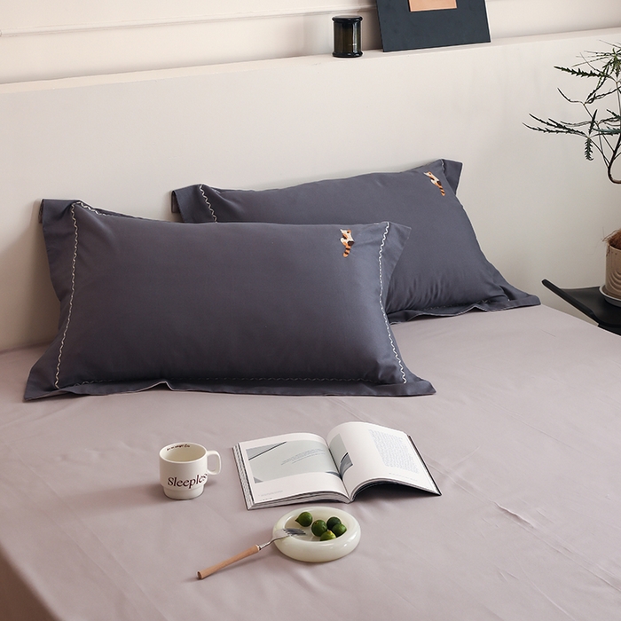 91家纺网 家纺一手货源 找家纺 禾时2025新款精梳火山全棉小磨毛工艺单品枕套 钛金灰丨苏木灰