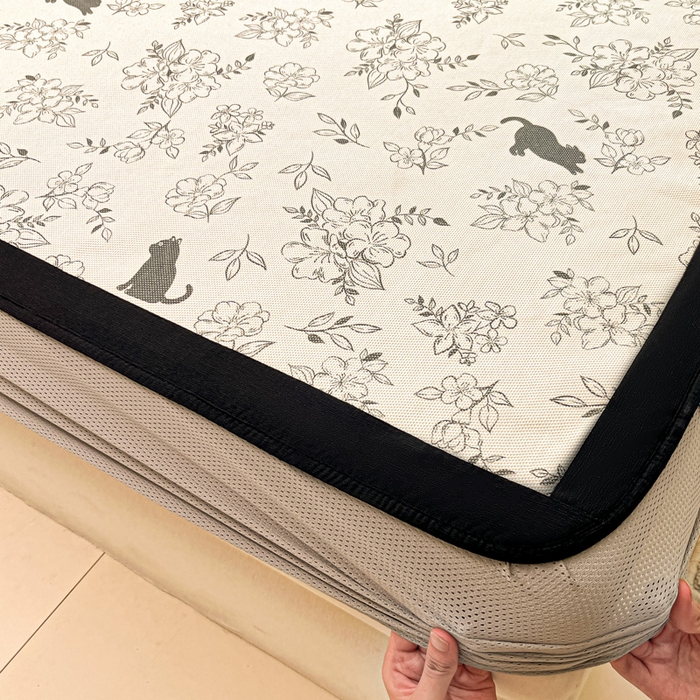 91家纺网 家纺一手货源 找家纺 小叮当家纺仓储工厂店 2025新款A类小清新卡通高品质冰藤印花床笠款凉席席子-床笠款 冰藤席-猫先生