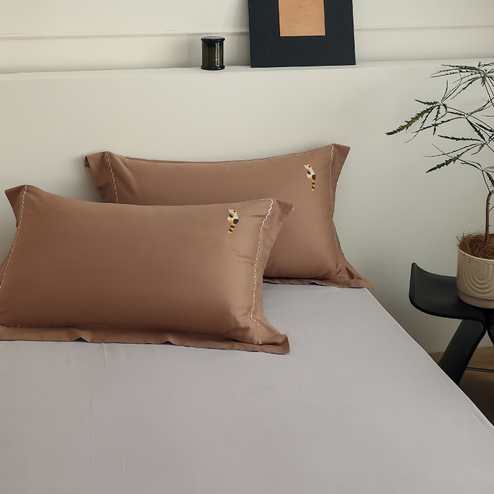 91家纺网 家纺一手货源 找家纺 禾时2025新款精梳火山全棉小磨毛工艺单品枕套 桦茶棕丨苏木灰