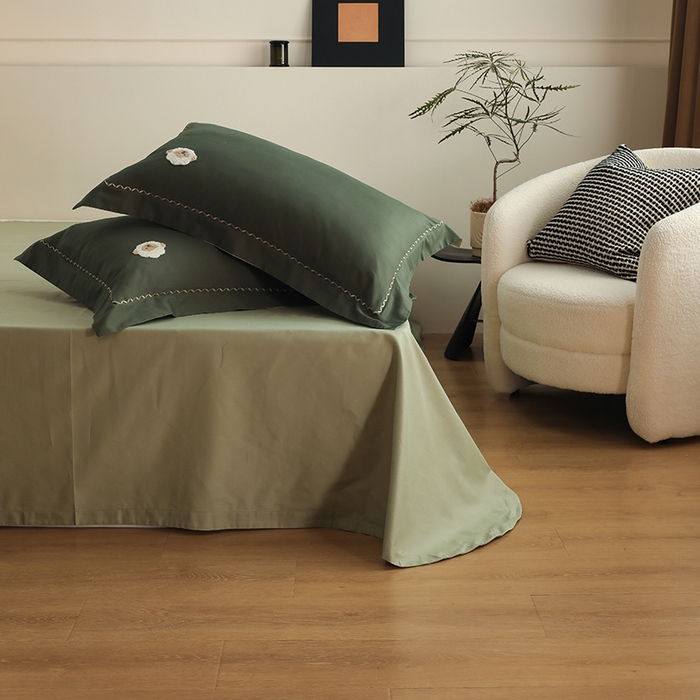 91家纺网 家纺一手货源 找家纺 禾时2025新款精梳火山全棉小磨毛工艺单品枕套 森林绿丨丛林绿