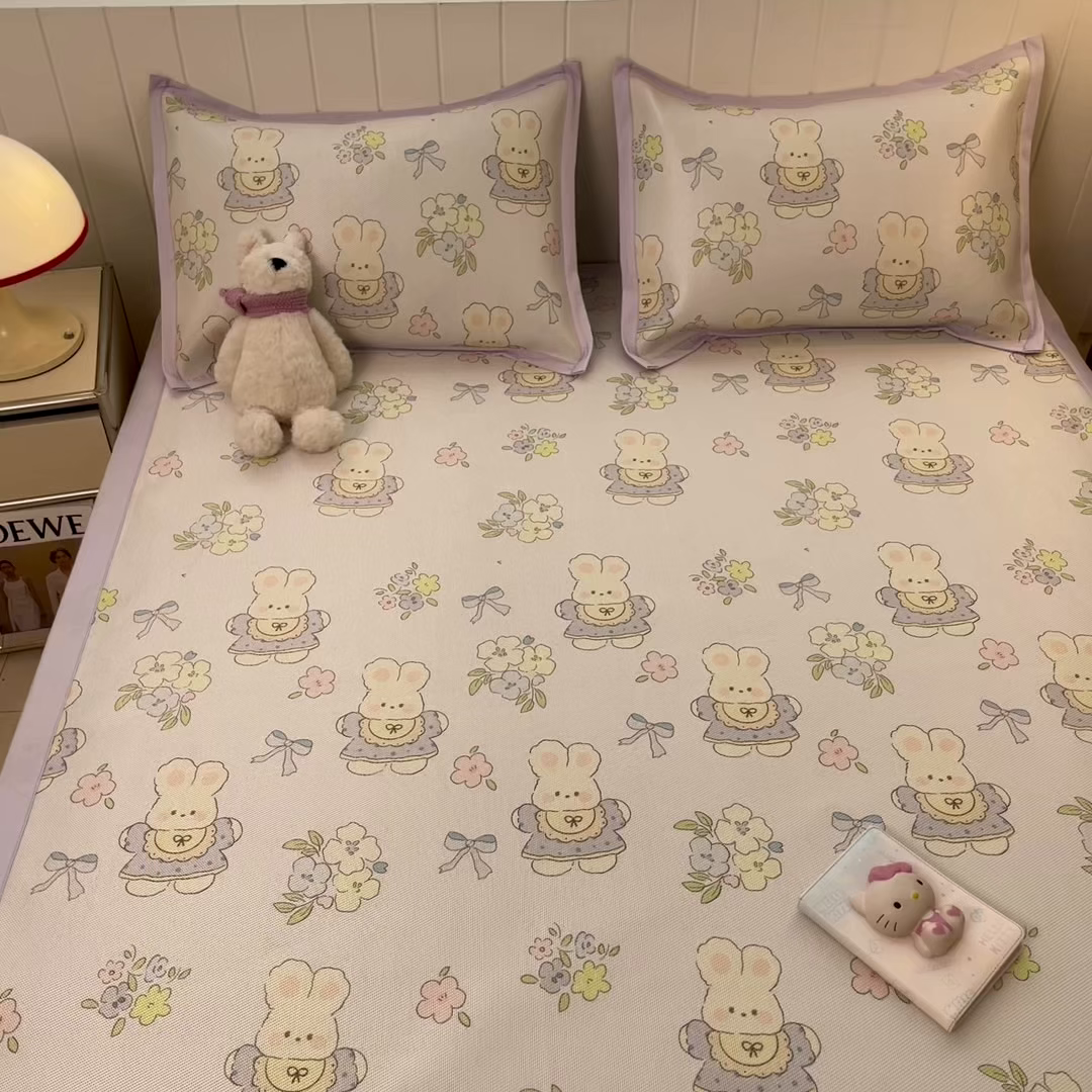 91家纺网 家纺一手货源 找家纺 小叮当家纺仓储工厂店 2025新款A类小清新卡通高品质冰藤印花床笠款凉席席子-床笠款 冰藤席-萌小兔