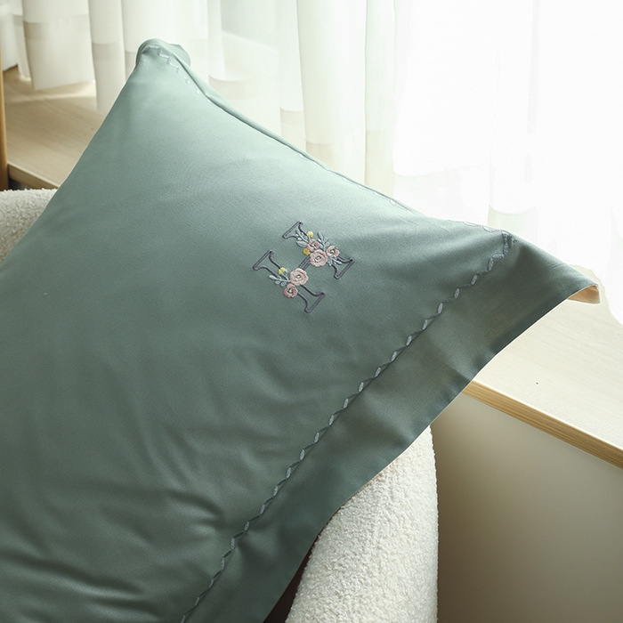 91家纺网 家纺一手货源 找家纺 禾时2025新款精梳火山全棉小磨毛工艺单品枕套 松风绿丨闪耀黄