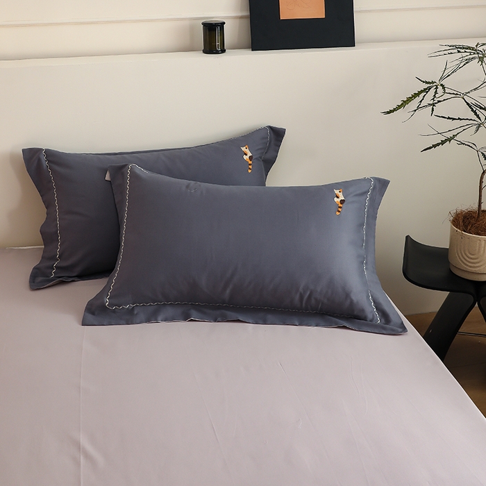 91家纺网 家纺一手货源 找家纺 禾时2025新款精梳火山全棉小磨毛工艺单品枕套 钛金灰丨苏木灰