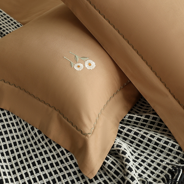 91家纺网 家纺一手货源 找家纺 禾时2025新款精梳火山全棉小磨毛工艺单品枕套 耀沙金丨鱼肚白