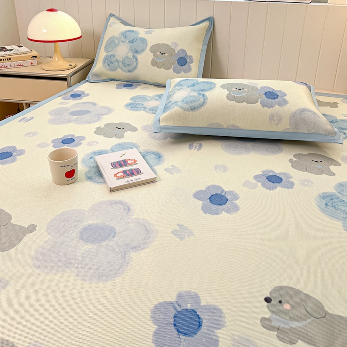 91家纺网 家纺一手货源 找家纺 小叮当家纺仓储工厂店 2025新款A类小清新卡通高品质冰藤印花床席款凉席席子-床席款 冰藤席-蓝花小狗