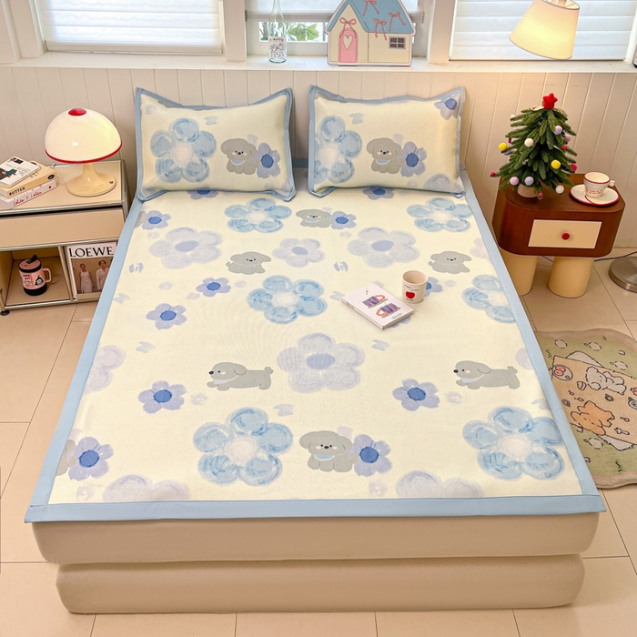 91家纺网 家纺一手货源 找家纺 小叮当家纺仓储工厂店 2025新款A类小清新卡通高品质冰藤印花床席款凉席席子-床席款 冰藤席-蓝花小狗