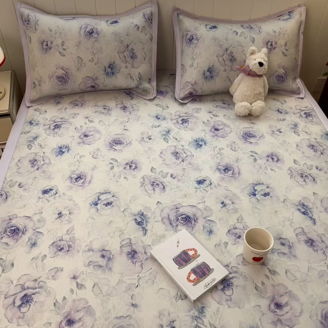 91家纺网 家纺一手货源 找家纺 小叮当家纺仓储工厂店 2025新款A类小清新卡通高品质冰藤印花床席款凉席席子-床席款 冰藤席-繁华朵朵