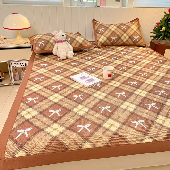 91家纺网 家纺一手货源 找家纺 小叮当家纺仓储工厂店 2025新款A类小清新卡通高品质冰藤印花床席款凉席席子-床席款 冰藤席-复古蝴蝶结