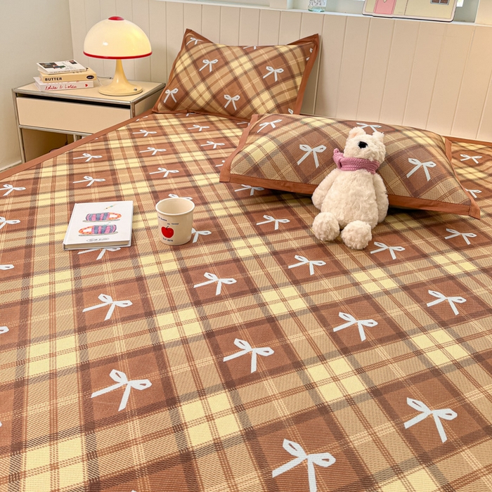 91家纺网 家纺一手货源 找家纺 小叮当家纺仓储工厂店 2025新款A类小清新卡通高品质冰藤印花床席款凉席席子-床席款 冰藤席-复古蝴蝶结