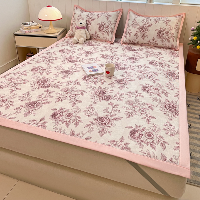 91家纺网 家纺一手货源 找家纺 小叮当家纺仓储工厂店 2025新款A类小清新卡通高品质冰藤印花床席款凉席席子-床席款 冰藤席-古韵花香