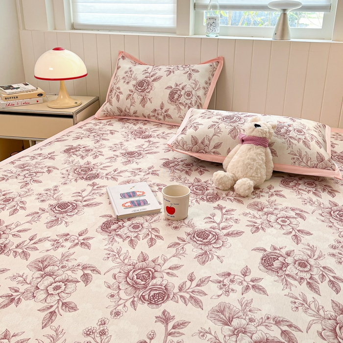 91家纺网 家纺一手货源 找家纺 小叮当家纺仓储工厂店 2025新款A类小清新卡通高品质冰藤印花床席款凉席席子-床席款 冰藤席-古韵花香