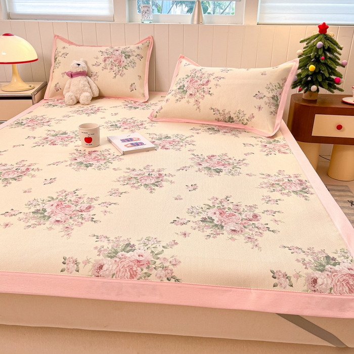 91家纺网 家纺一手货源 找家纺 小叮当家纺仓储工厂店 2025新款A类小清新卡通高品质冰藤印花床席款凉席席子-床席款 冰藤席-花海