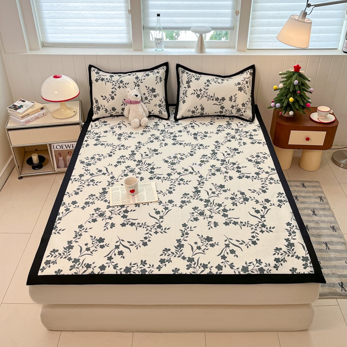 91家纺网 家纺一手货源 找家纺 小叮当家纺仓储工厂店 2025新款A类小清新卡通高品质冰藤印花床席款凉席席子-床席款 冰藤席-花间语