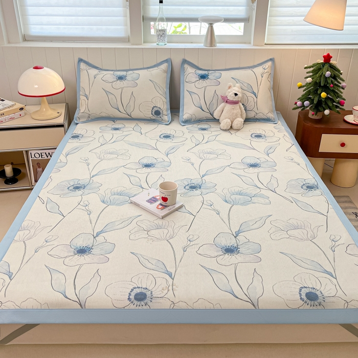 91家纺网 家纺一手货源 找家纺 小叮当家纺仓储工厂店 2025新款A类小清新卡通高品质冰藤印花床席款凉席席子-床席款 冰藤席-蓝梦里