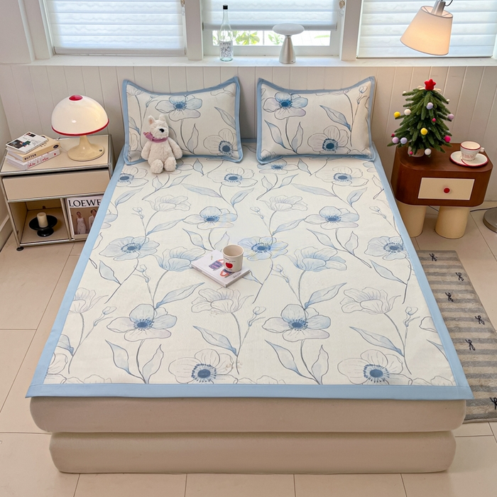 91家纺网 家纺一手货源 找家纺 小叮当家纺仓储工厂店 2025新款A类小清新卡通高品质冰藤印花床席款凉席席子-床席款 冰藤席-蓝梦里