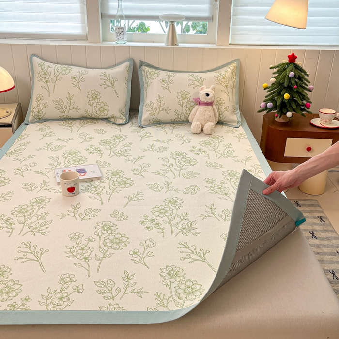 91家纺网 家纺一手货源 找家纺 小叮当家纺仓储工厂店 2025新款A类小清新卡通高品质冰藤印花床席款凉席席子-床席款 冰藤席-绿意