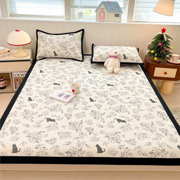 91家纺网 家纺一手货源 找家纺 小叮当家纺仓储工厂店 2025新款A类小清新卡通高品质冰藤印花床席款凉席席子-床席款 冰藤席-猫先生