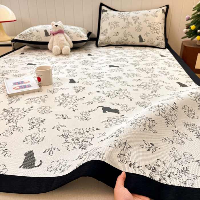 91家纺网 家纺一手货源 找家纺 小叮当家纺仓储工厂店 2025新款A类小清新卡通高品质冰藤印花床席款凉席席子-床席款 冰藤席-猫先生