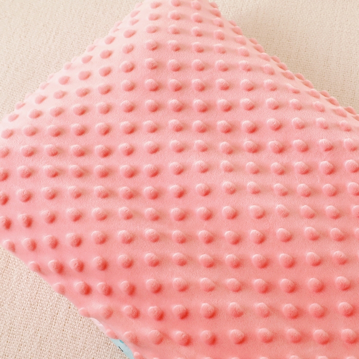 91家纺网 家纺一手货源 找家纺 小叮当家纺仓储工厂店 2025新款亲肤舒适儿童安抚豆豆枕枕头枕芯 草莓甜心