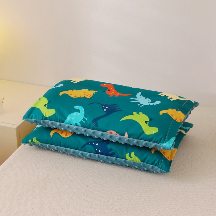 91家纺网 家纺一手货源 找家纺 小叮当家纺仓储工厂店 2025新款亲肤舒适儿童安抚豆豆枕枕头枕芯 恐龙派对